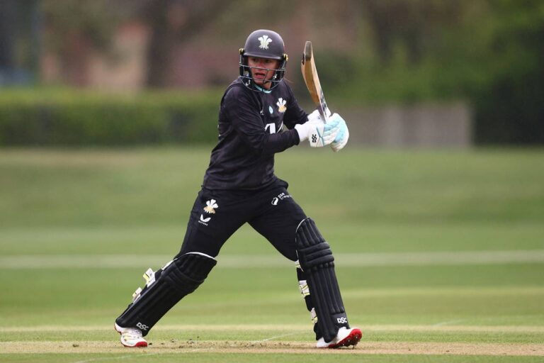 Danni Wyatt-Hodge Stars as Surrey Crush Warwickshire in Metro Bank One-Day Cup