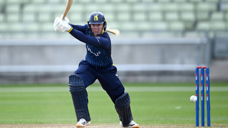 Warwickshire Clinch Thrilling Victory Over Lancashire in Metro Bank One-Day Cup
