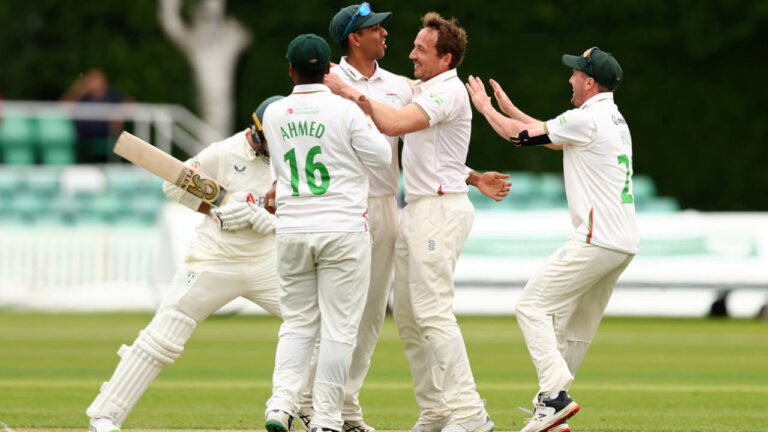 Leicestershire rout Yorkshire for first top-flight win since 2003